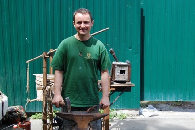 Самого знаменитого украинского кузнеца-оружейника, погибшего в АТО, похоронят на Полтавщине