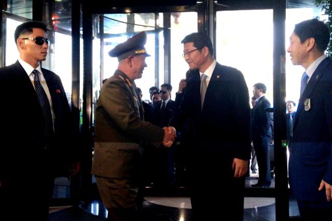 Военные представители Южной и Северной Кореи впервые за семь лет провели рабочие переговоры