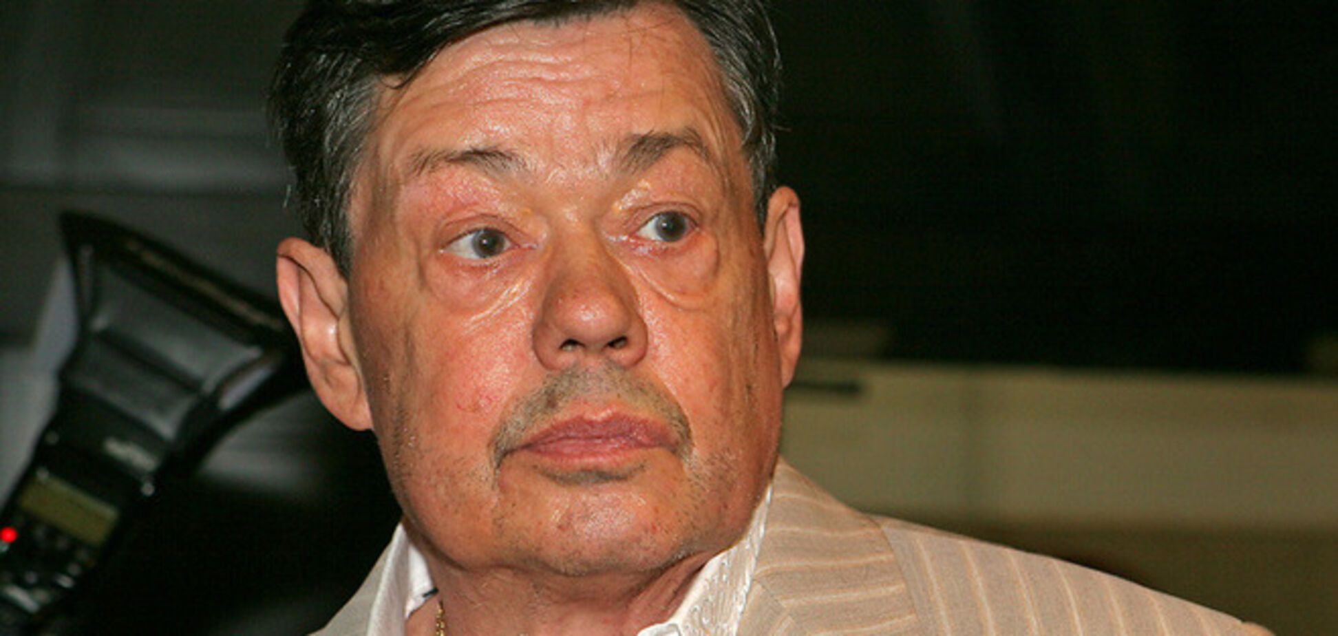 Караченцев молится за мир в Украине: это же брат убивает брата — за что?