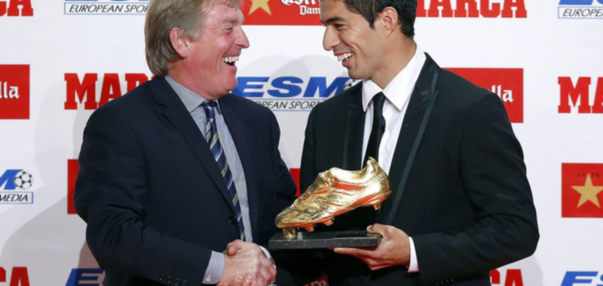 Одиозному нападающему 'Барселоны' вручили 'Золотую бутсу'