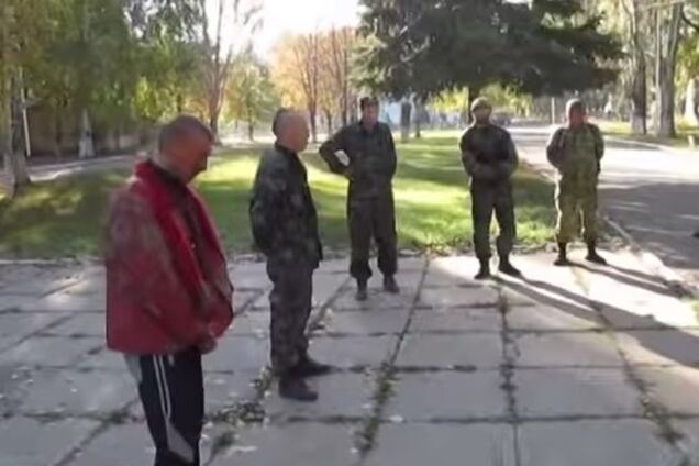 Бойовики 'ЛНР' зняли на відео публічне побиття палицями злодія зі своїх лав