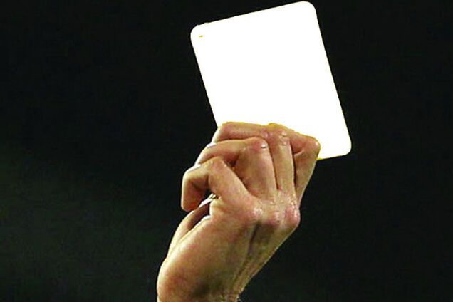 Платіні запропонував ввести в футболі білі картки 