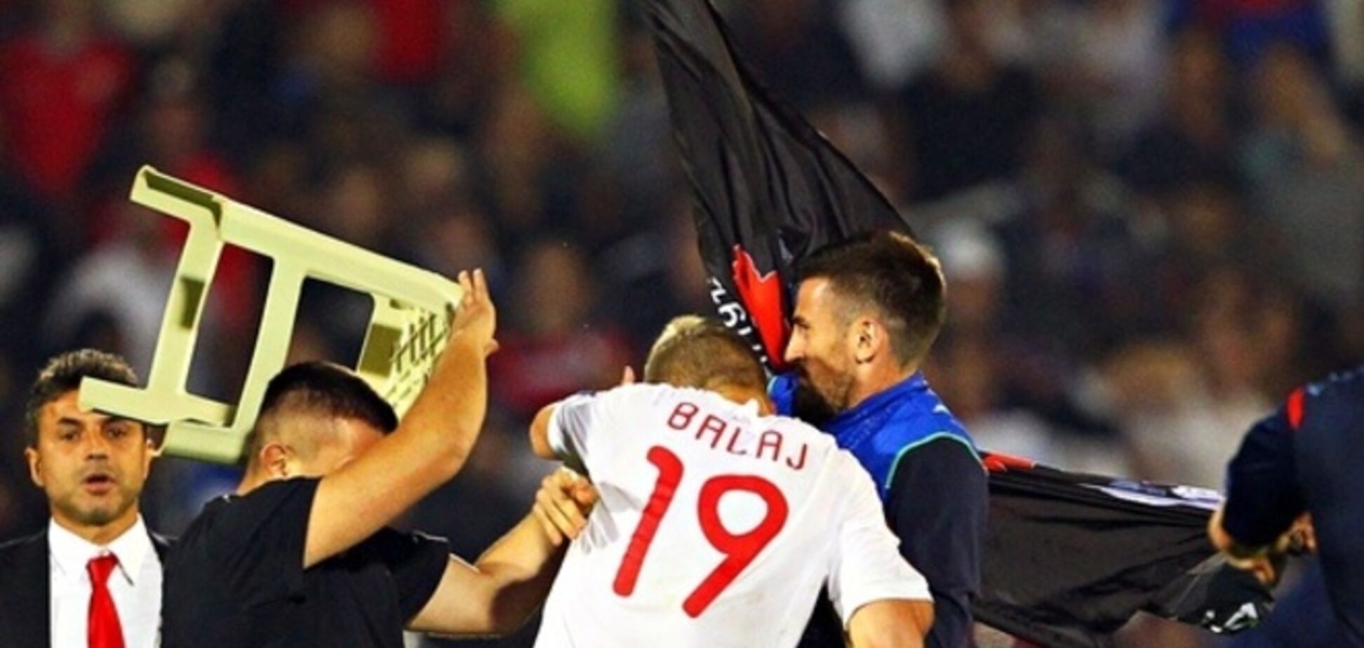 В Албании пожаловались на избиение футболистов сборной полицией Сербии