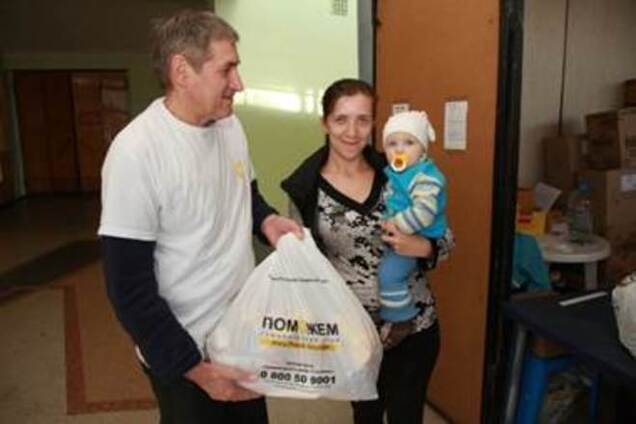 Ахметов поручил футболистам накормить 40 тысяч детей в зоне АТО