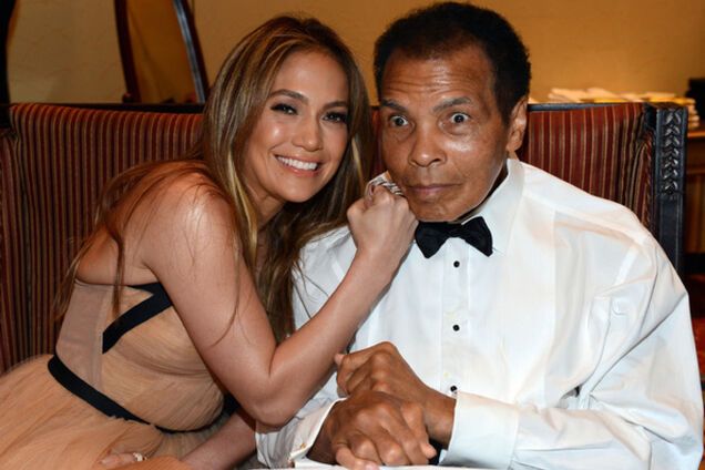 Мохаммед Али опроверг информацию о тяжелом состоянии