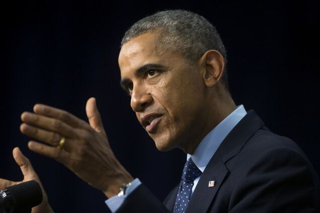 Обама обнял и поцеловал ухаживающих за больными вирусом Эбола медсестер