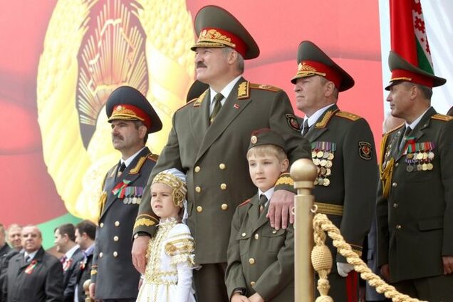 Под санкции ЕС попали 'пацан' Лукашенко и мертвые белорусские чиновники