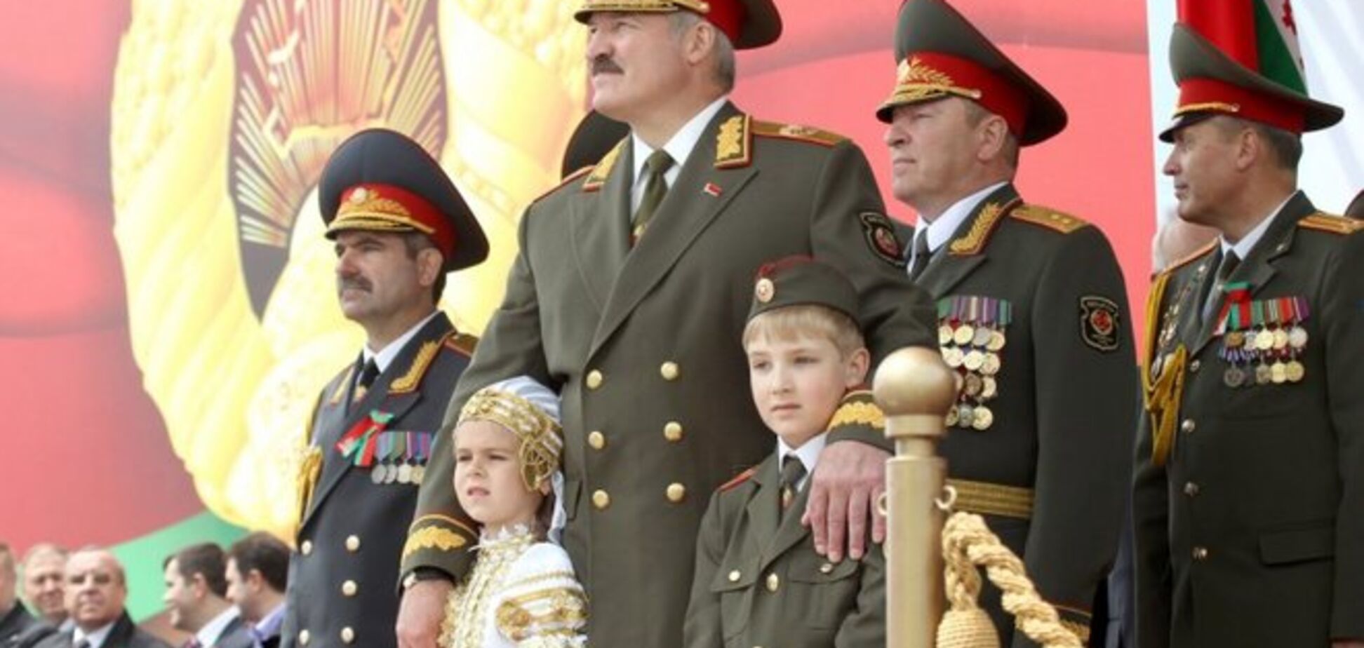 Под санкции ЕС попали 'пацан' Лукашенко и мертвые белорусские чиновники