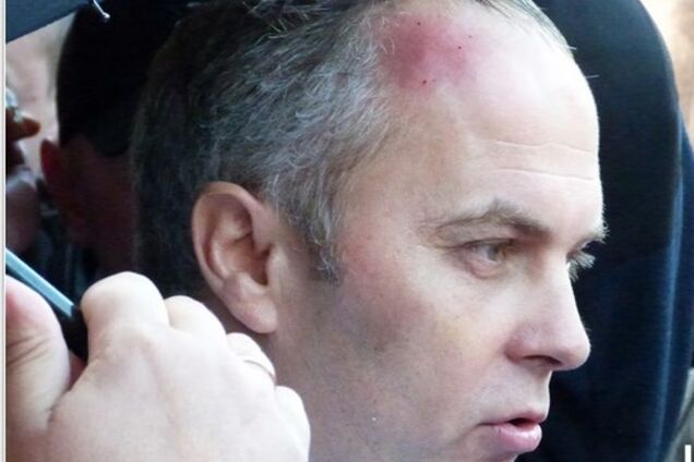 В Николаеве активисты дважды забросали яйцами Шуфрича: опубликовано видео