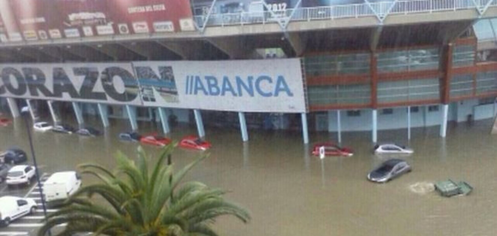 В Испании затопило стадион 'Сельты': видео бедствия
