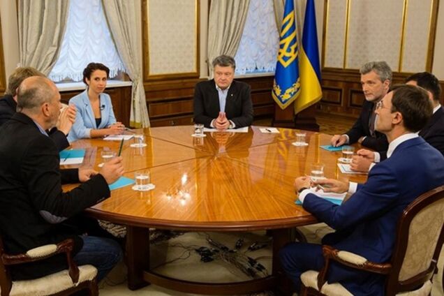 В субботу Порошенко расскажет СМИ, о чем говорил с Путиным