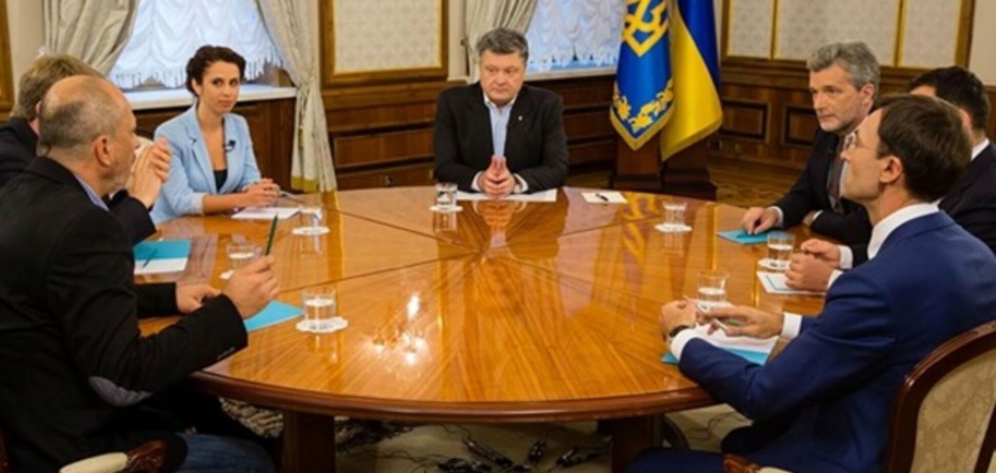В субботу Порошенко расскажет СМИ, о чем говорил с Путиным
