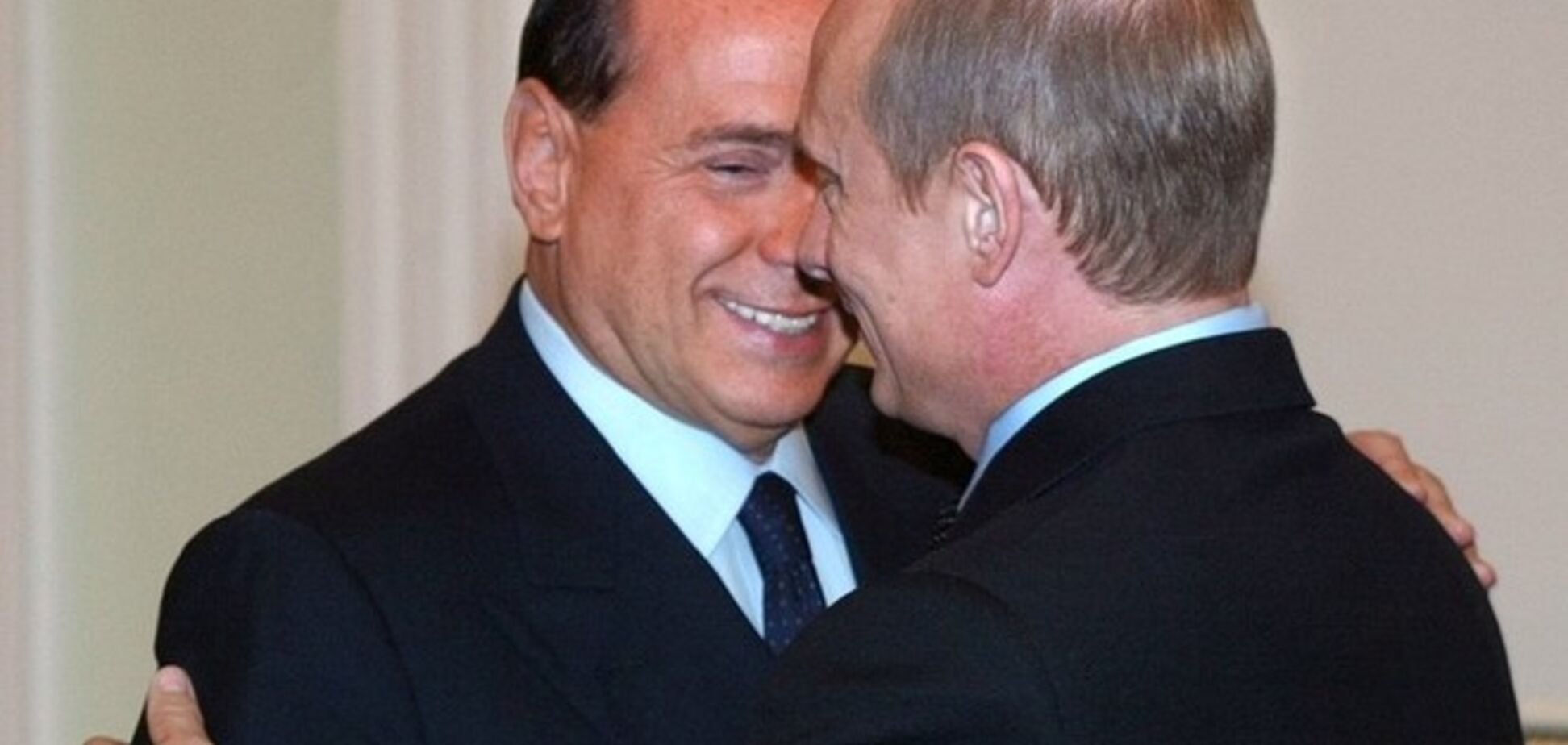 После ночной встречи с Меркель в Милане Путин до трех утра гулял на вечеринке у Берлускони