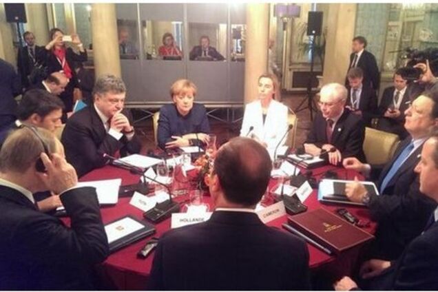 Только Путину понадобились наушники для синхронного перевода на завтраке в Милане: опубликованы фото