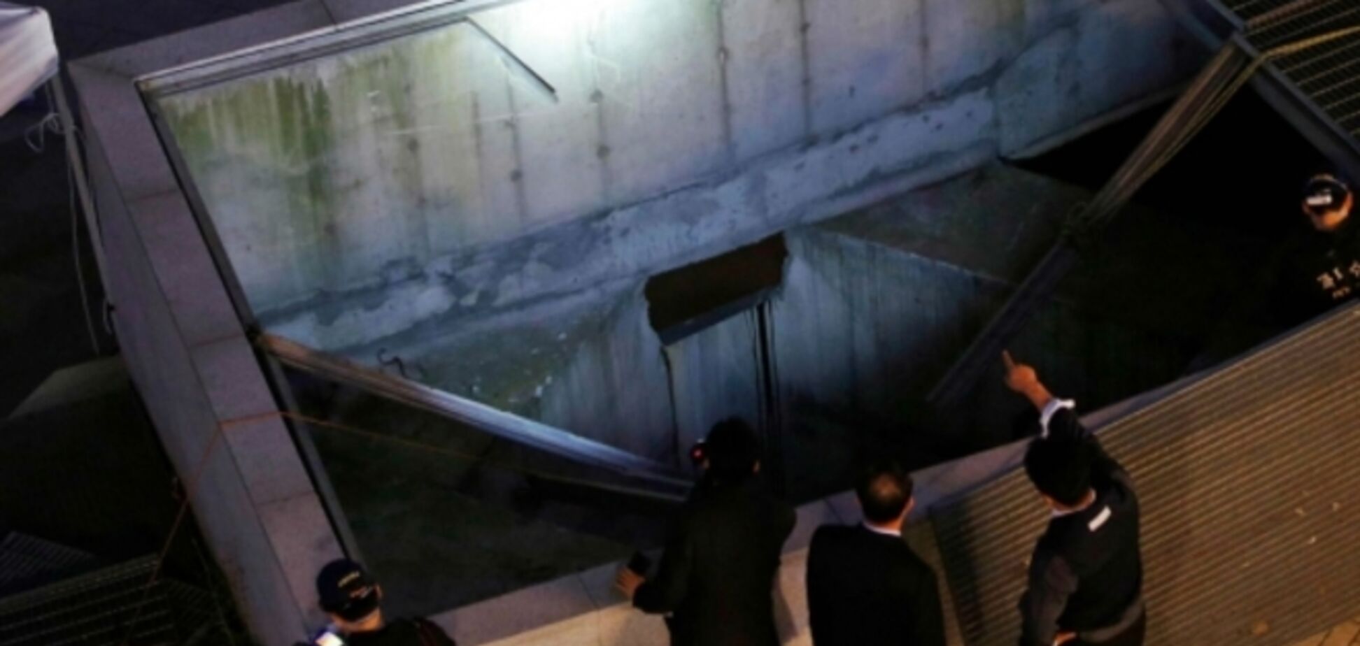 В Южной Корее во время концерта 16 человек погибли, провалившись в вентиляционную шахту 
