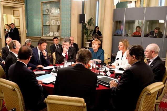 У мережі з'явилося відео сніданку Порошенка, Путіна і лідерів ЄС у Мілані