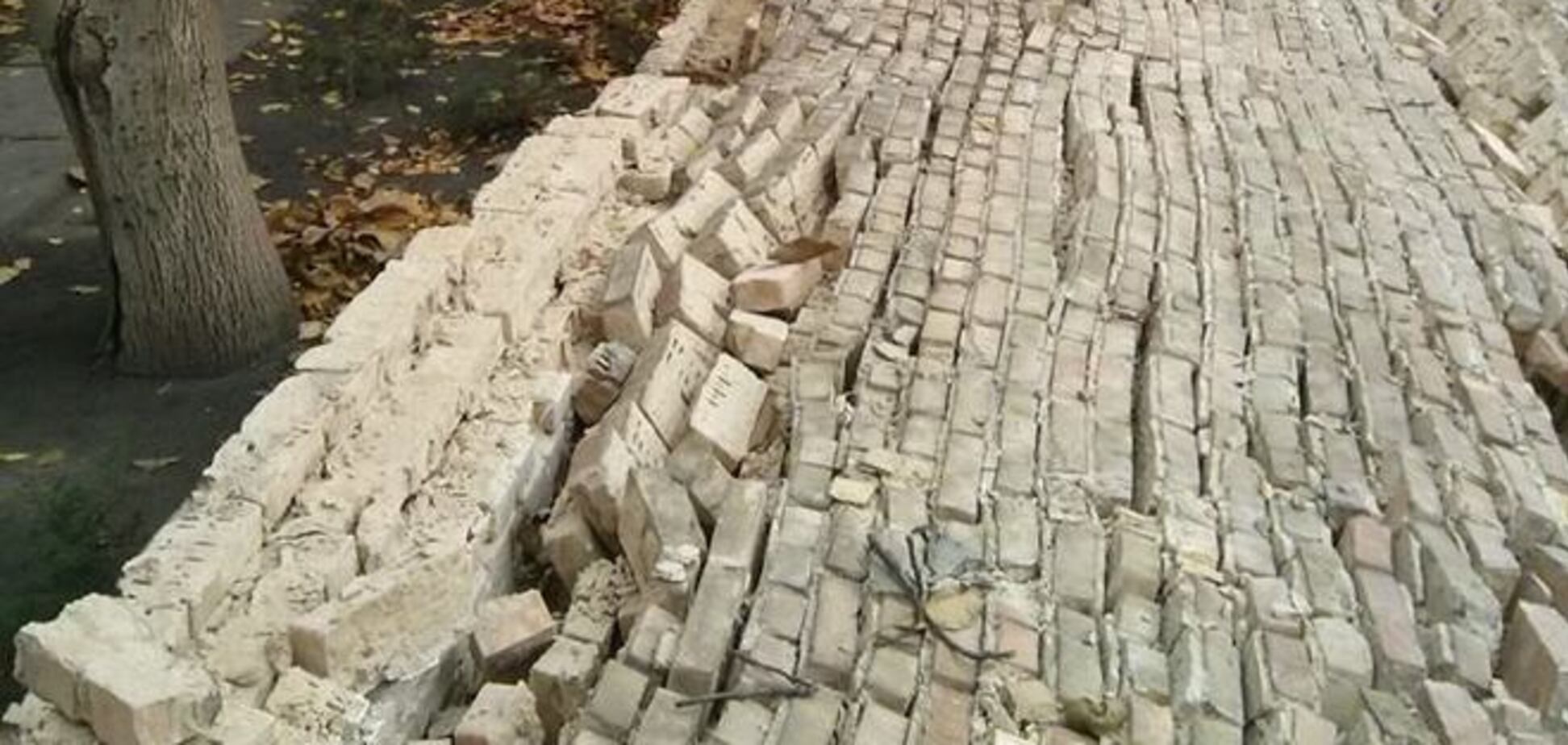 В заповеднике 'София Киевская' рухнула стена