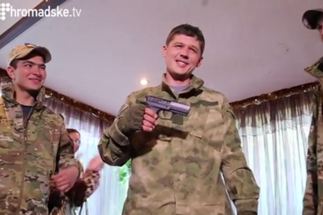 Киевляне встретились с 'киборгами': опубликовано видео