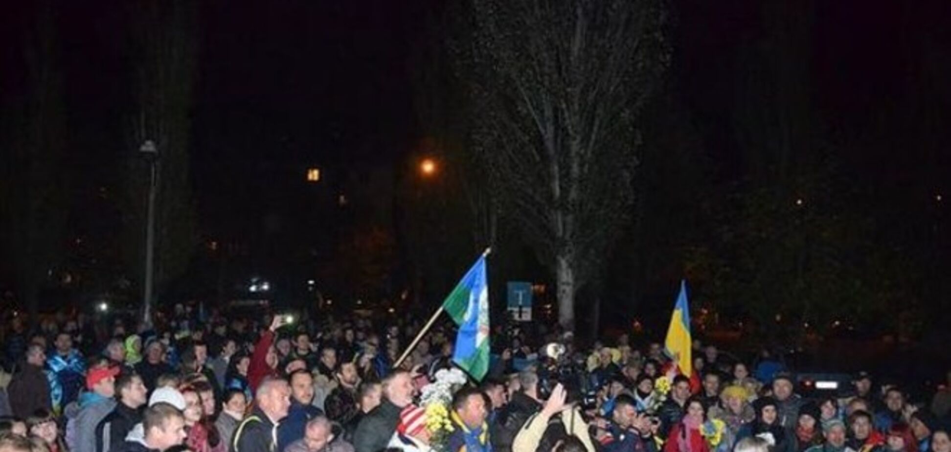 Сотни николаевцев встретили 'киборгов' из донецкого аэропорта: опубликованы фото