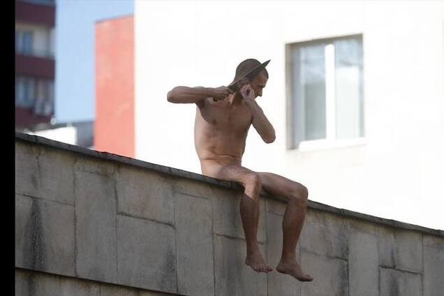 Российский художник отрезал себе мочку уха в поддержку летчицы Савченко: опубликованы фото