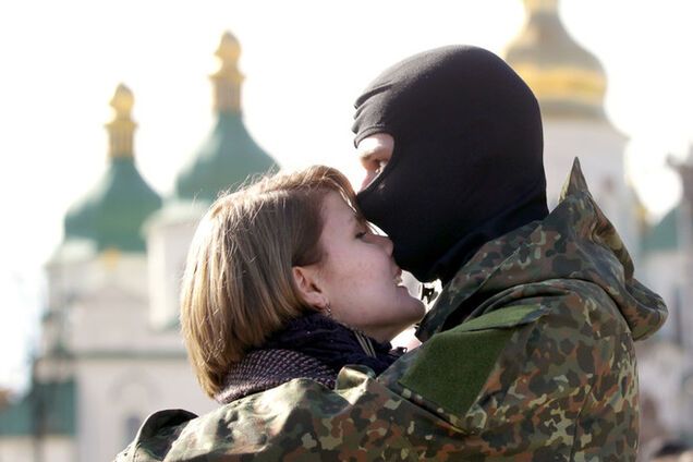 Он же не просто людей убивает. Он же в людях убивает то доброе, что было в них