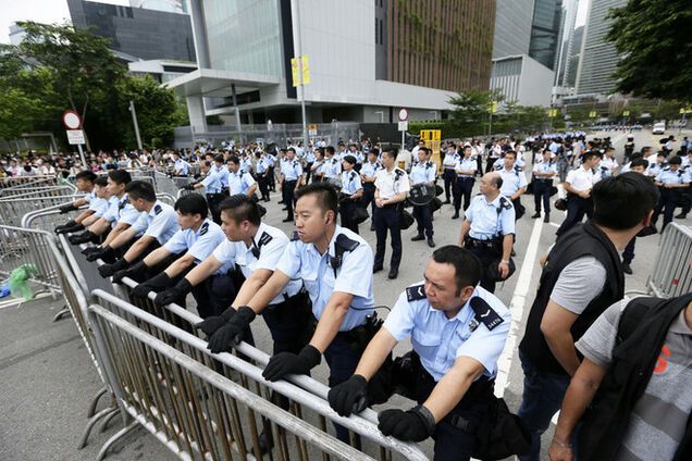 Гонконгский 'Майдан': ультиматум властям и блокирование админзданий