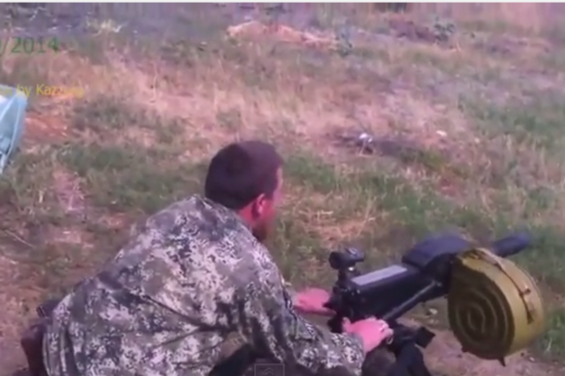 З'явилося відео, як терорист Моторола 'заради приколу' обстрілює з гранатомета свої ж позиції