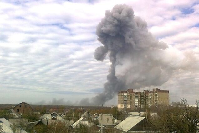 Мощный взрыв прогремел в Донецке недалеко от местонахождения лидера террористов Пургина. Появилось видео