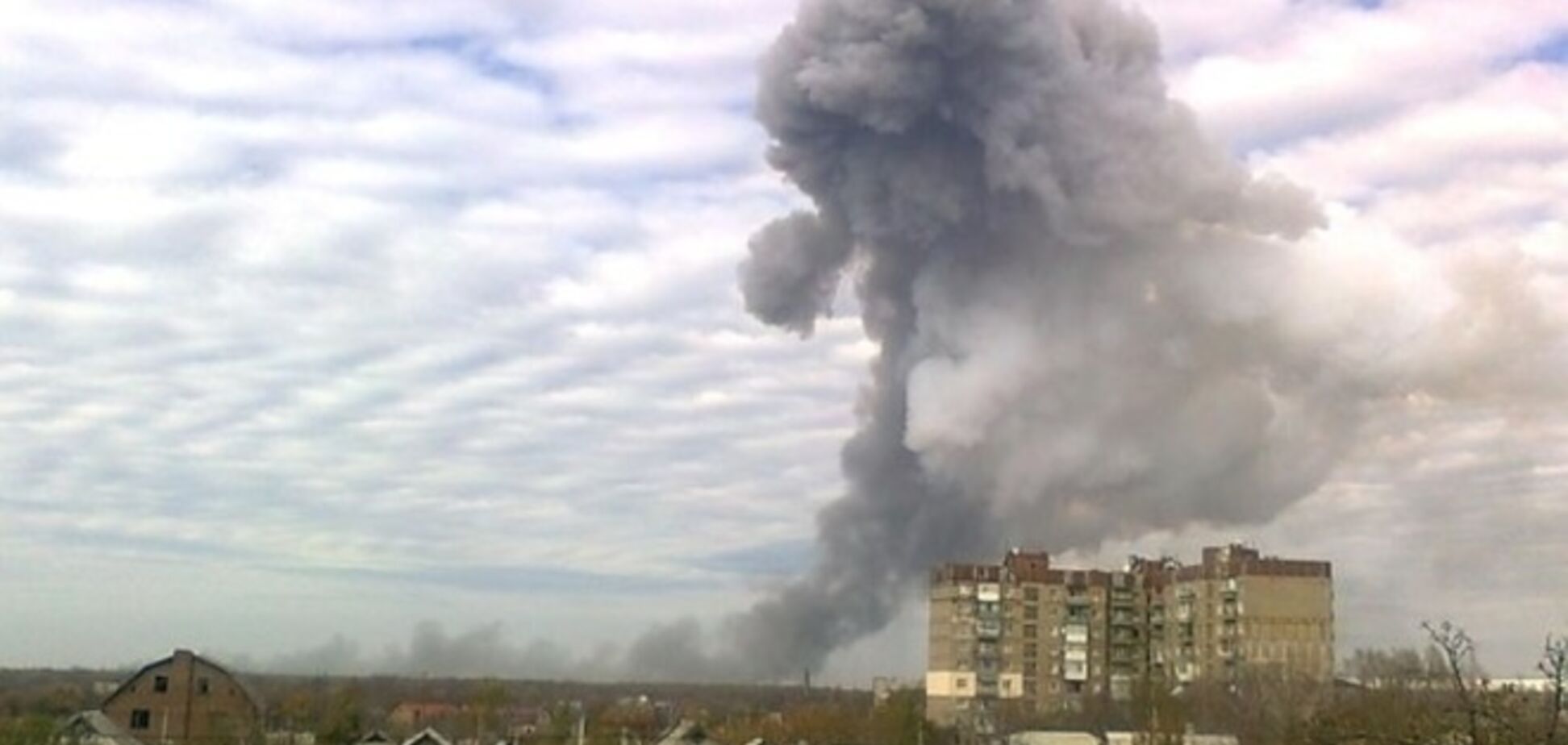 Потужний вибух прогримів в Донецьку неподалік від місцезнаходження лідера терористів Пургіна. З'явилося відео