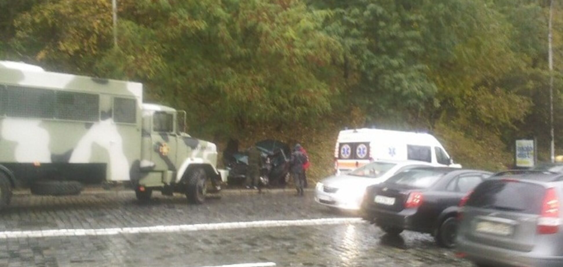 В Киеве грузовик Нацгвардии протаранил 'Тойоту'