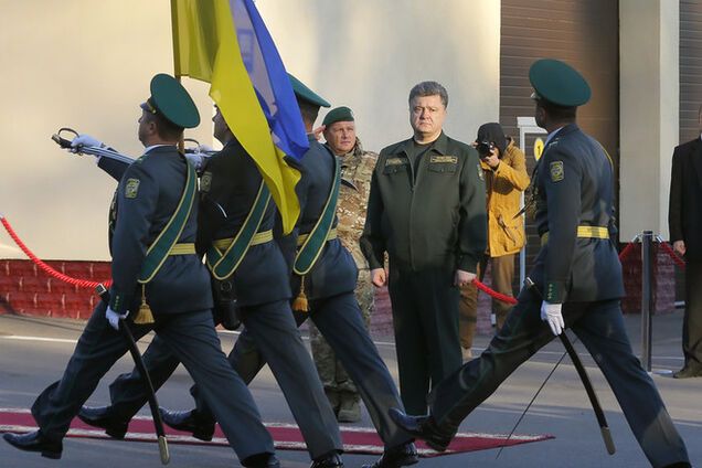 Порошенко пообещал сделать все, чтобы у бойцов АТО было право проголосовать