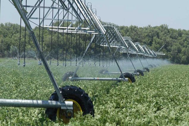 Оккупанты уменьшили в Крыму поливные площади