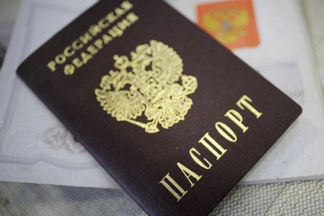 Детей-сирот в Крыму принуждают к получению российского гражданства - эксперт