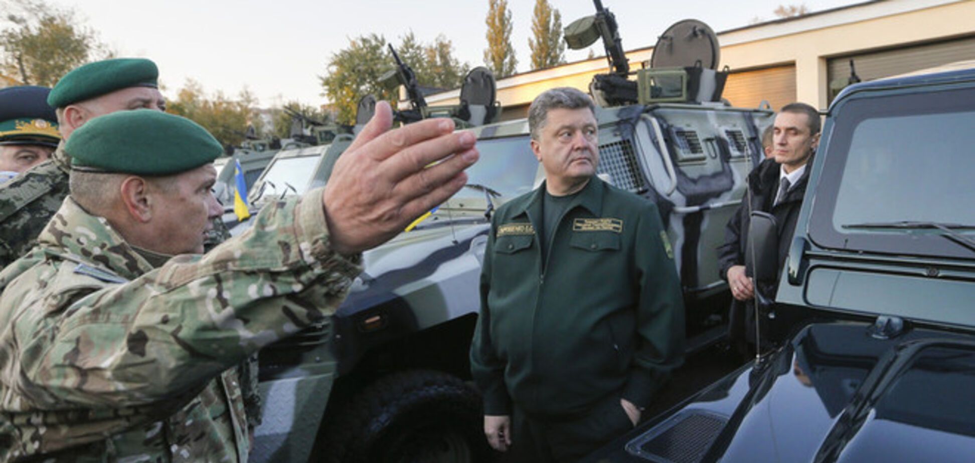 Порошенко рассказал о режиме тишины на Донбассе, а в АП против 'всенародной войны'
