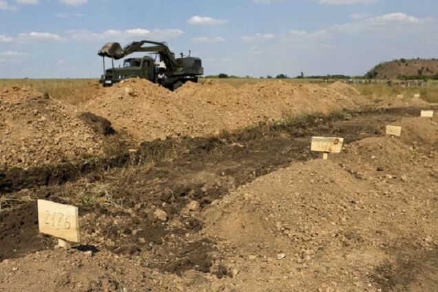 На донецких кладбищах делают 'заготовки' для боевиков 'ДНР'
