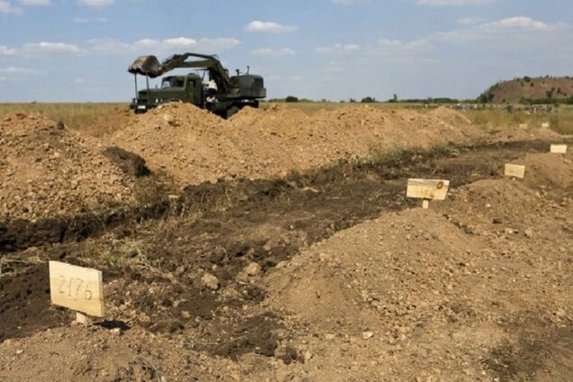 На донецких кладбищах делают 'заготовки' для боевиков 'ДНР'