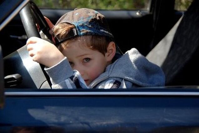 10-летний ребенок управлял авто вместо выпившей матери