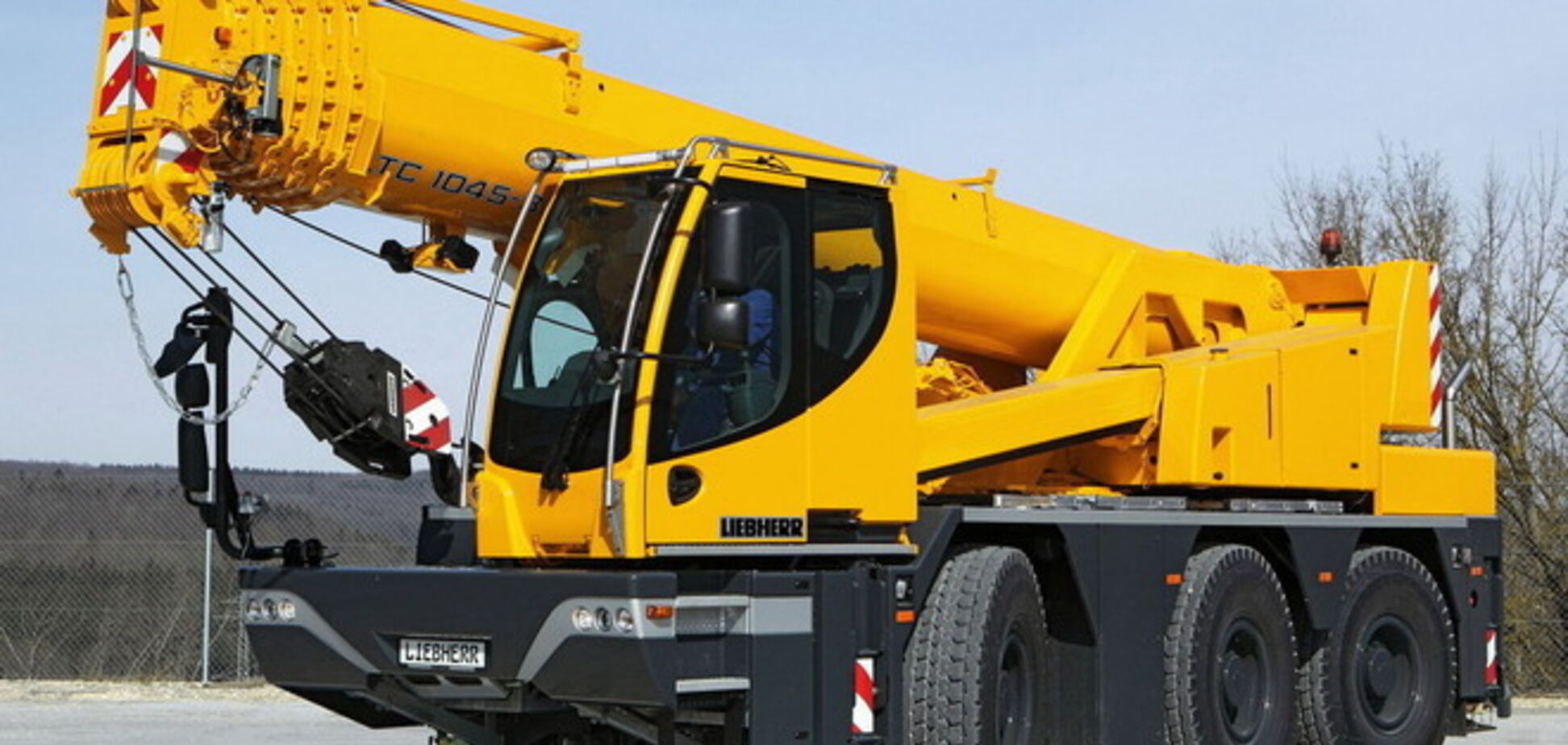 Нацгвардия купила для зоны АТО экскаваторы и автокраны на 29 млн грн