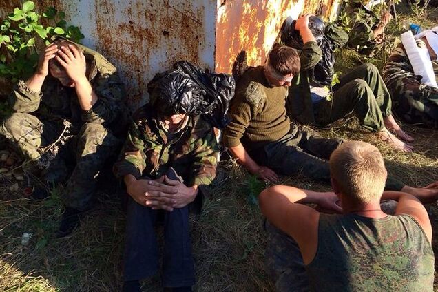 За такое медали железно полагаются: 'киборг' опубликовал фото взятых в плен 'жирных' террористов