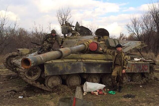 'Киборги' опубликовали фото отбитого у террористов танка