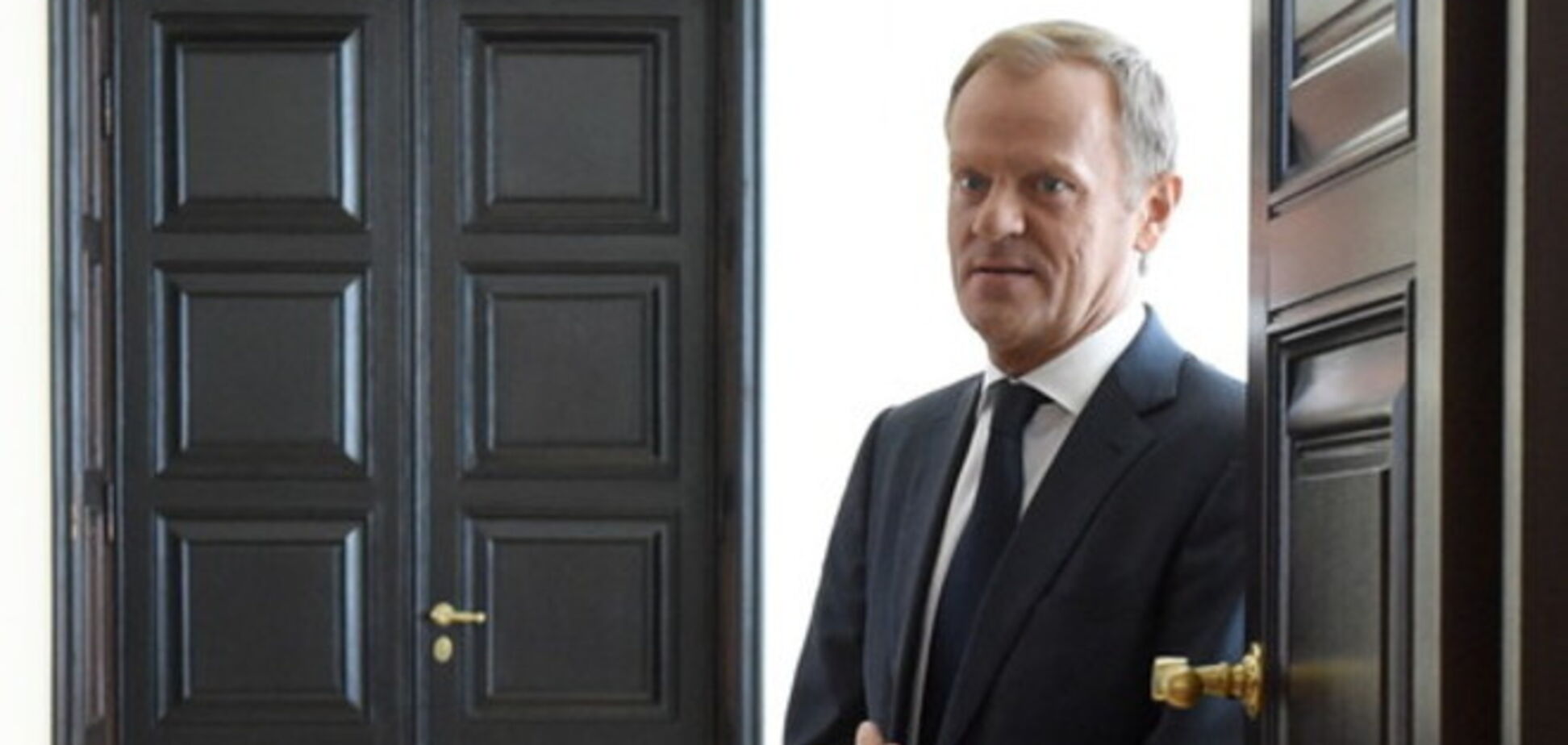 Экс-премьер Польши советует Туску срочно прокомментировать скандальное заявление Сикорского