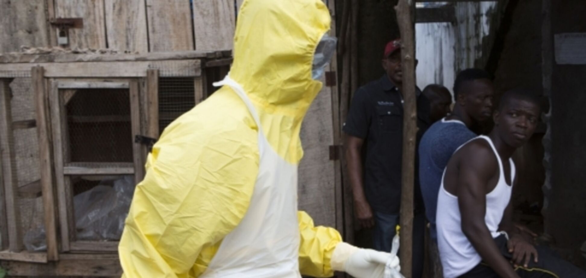 За 5 днів від лихоманки Ебола померли 300 осіб