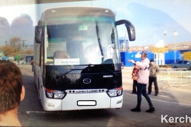 Скандал на Керченской переправе: автобус не смог съехать с парома, пассажиров вернули в Крым