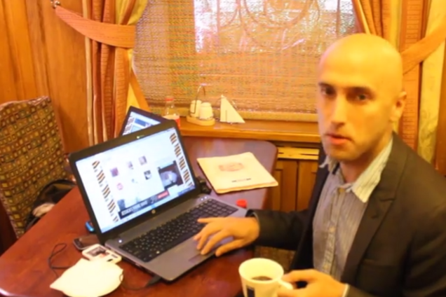 Скандально известный журналист RT опроверг информацию о своем ранении в донецком аэропорту