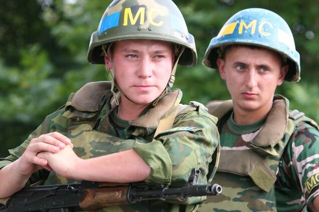 Минобороны РФ назвало 'врачебной тайной' сведения о раненных в Украине десантниках