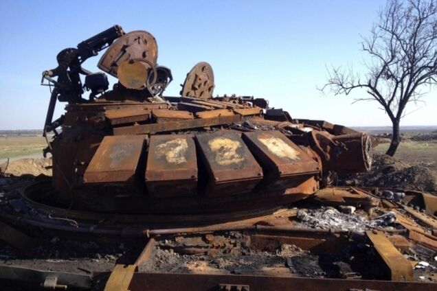 Доказательства агрессии: опубликованы фото российских танков, уничтоженных на Донбассе