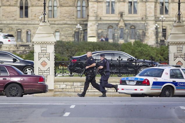 Стрельбу в Оттаве устроил принявший ислам канадец