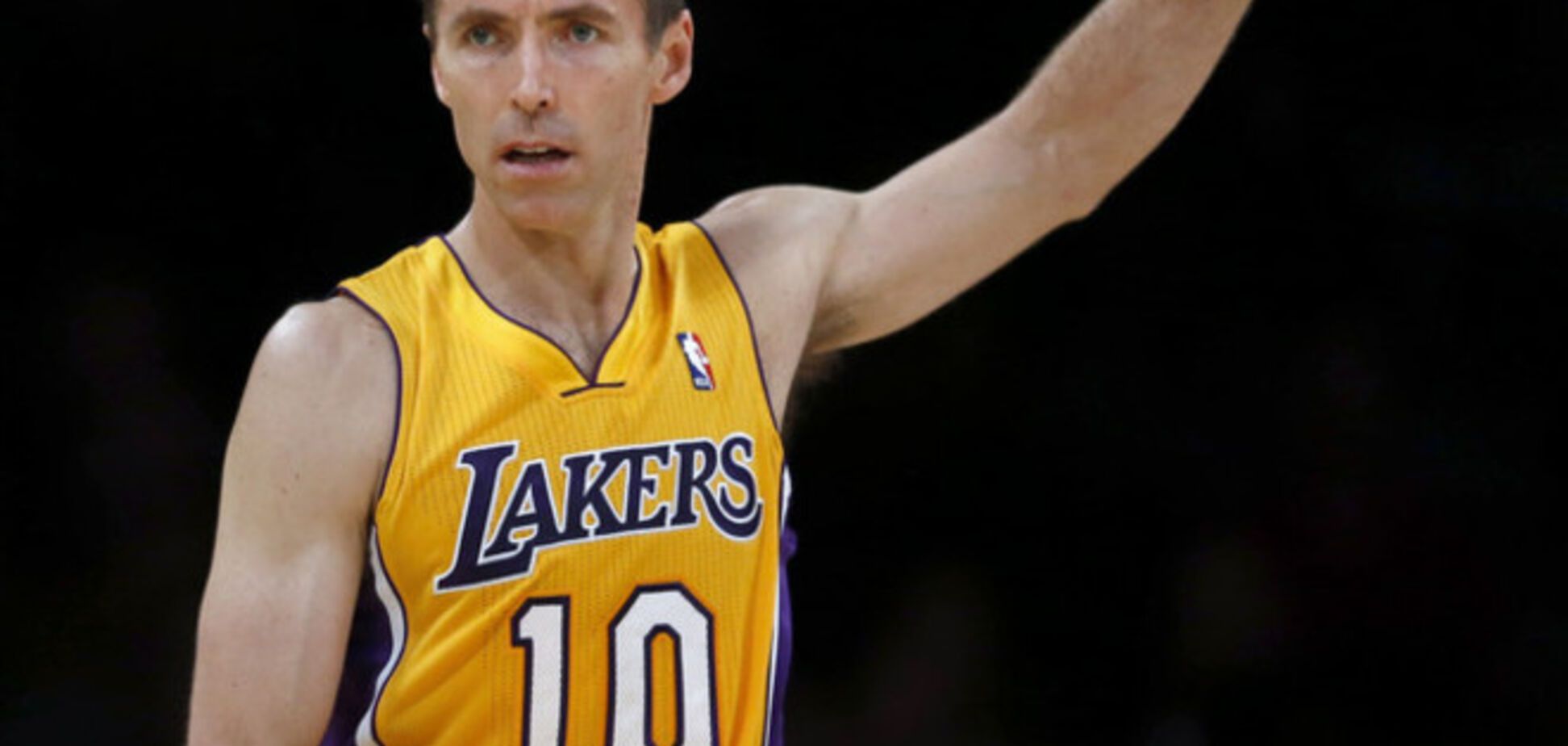 Легендарный баскетболист 'Лейкерс' пропустит предстоящий сезон НБА