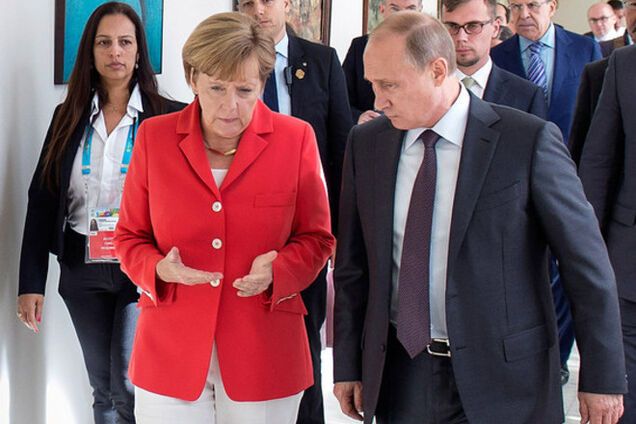 Путин и Меркель заговорили об очередной встрече контактной группы по Донбассу