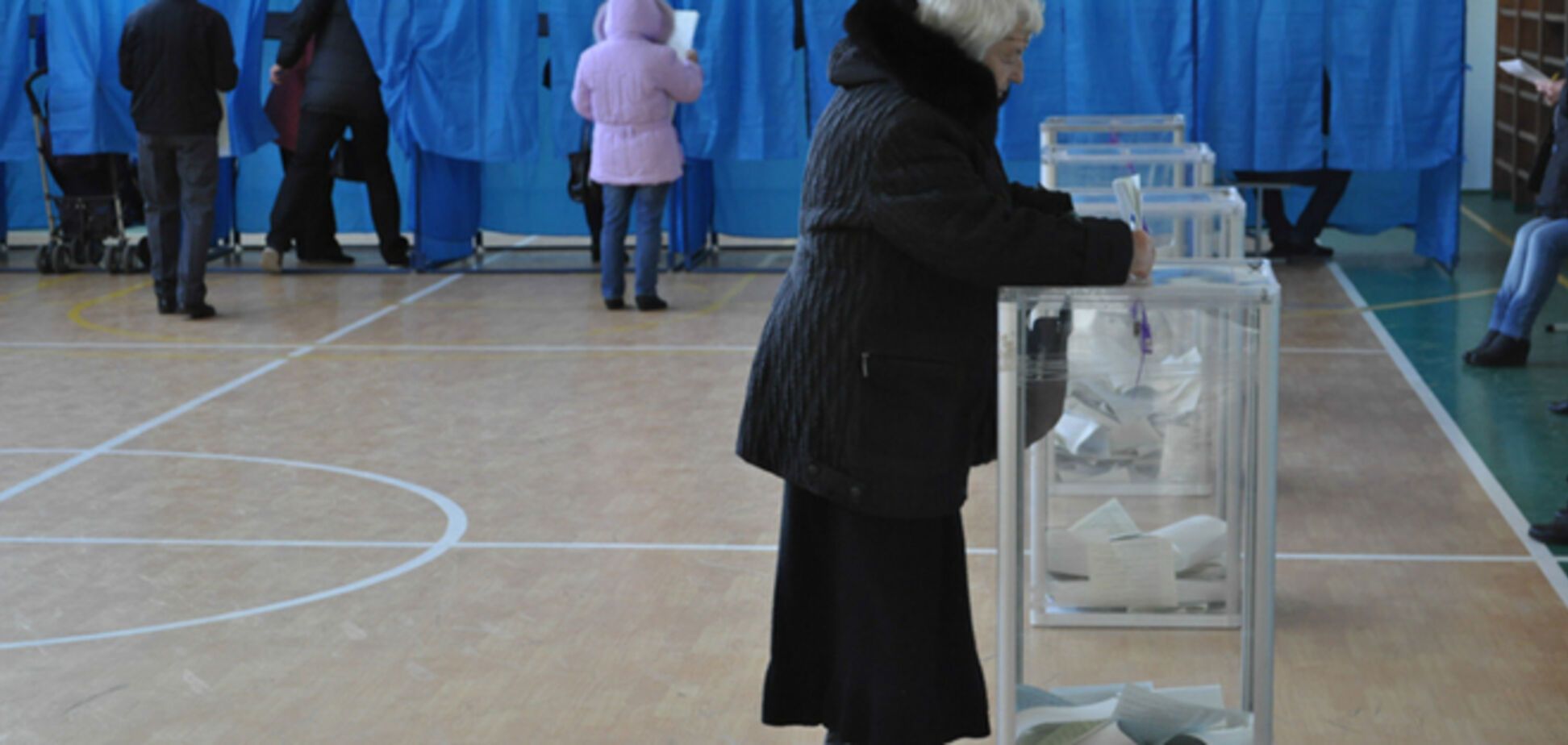 В Киеве выдали 10 бюллетеней одному избирателю